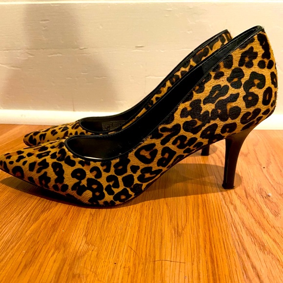 alfani leopard pumps